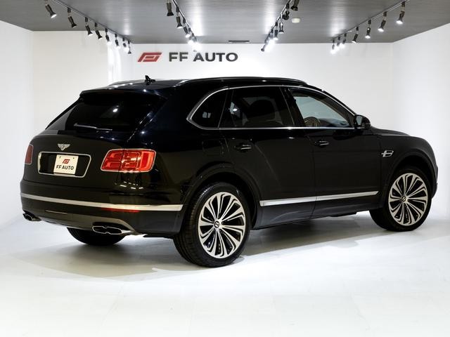0704883A30261016W00106.jpg
