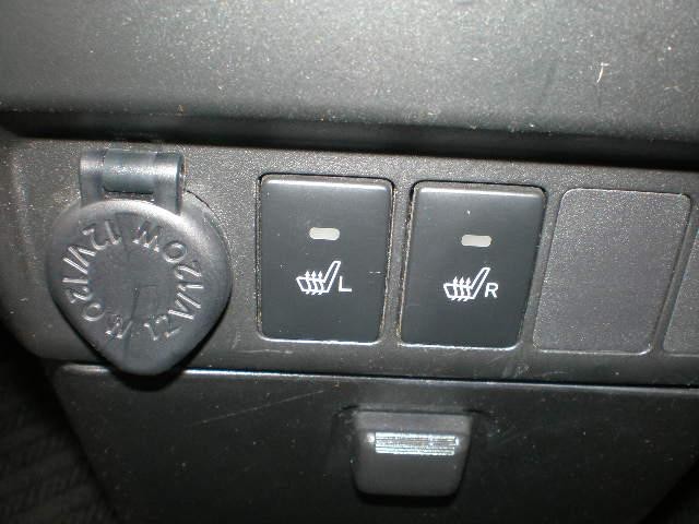 0500943A30260520W00111.jpg