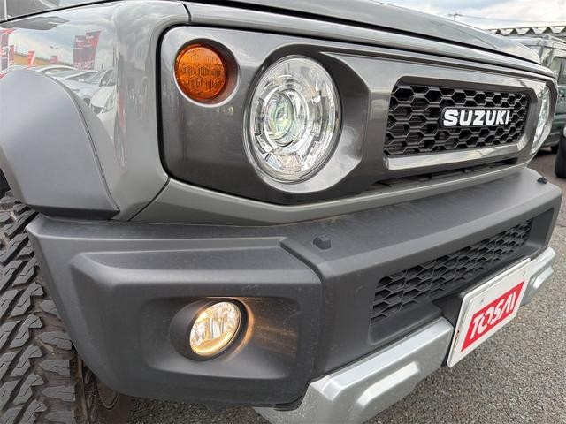 0903916A30260825W00715.jpg