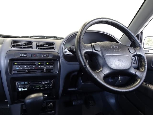 0551070A30261016W00104.jpg