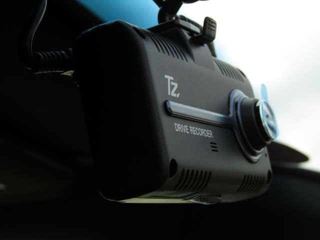 24971484_carP_l_4.jpg