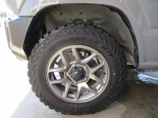 0402251A30261016W00114.jpg
