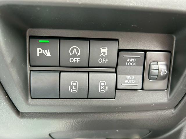 0500501A30260523W00115.jpg