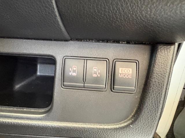 0610249A30260420W00409.jpg