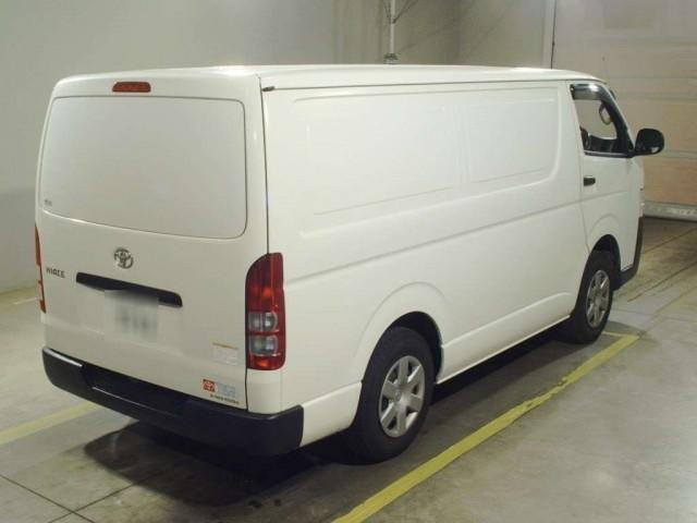 27012435_carP_l_3.jpg