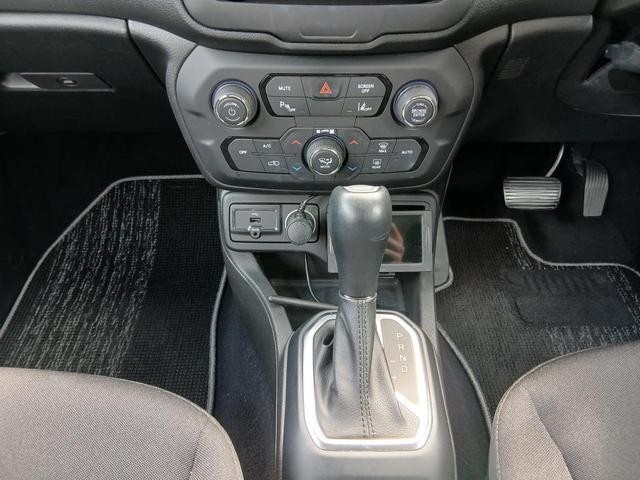25076425_carP_l_7.jpg