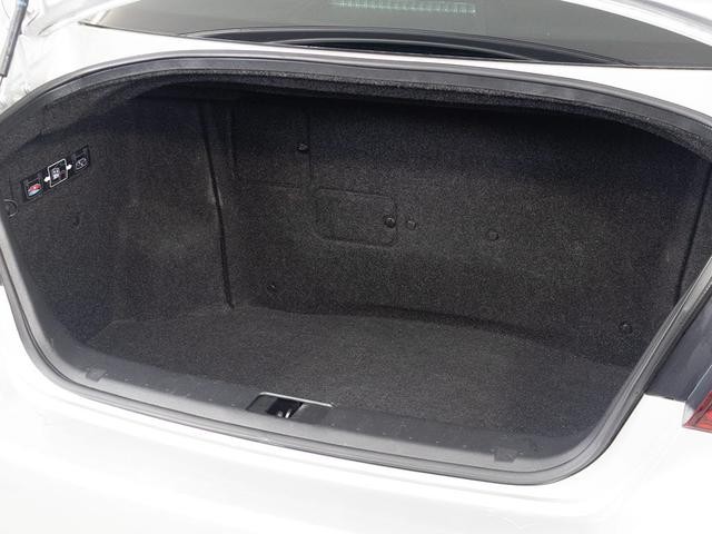 0560700A30260908W00219.jpg