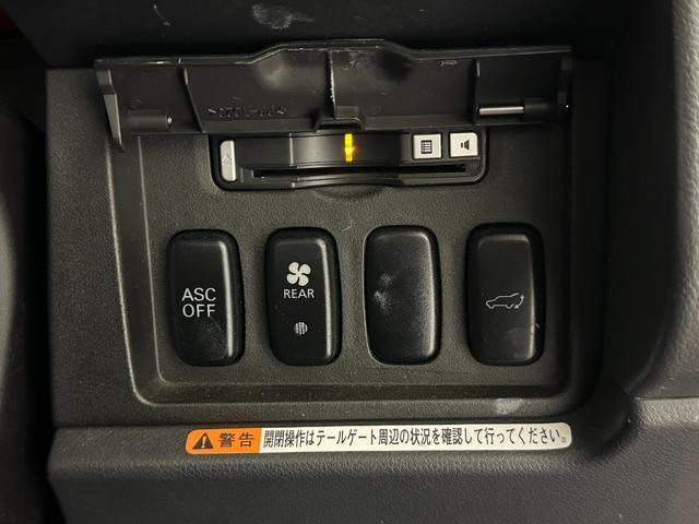 0509824A30261023W02704.jpg