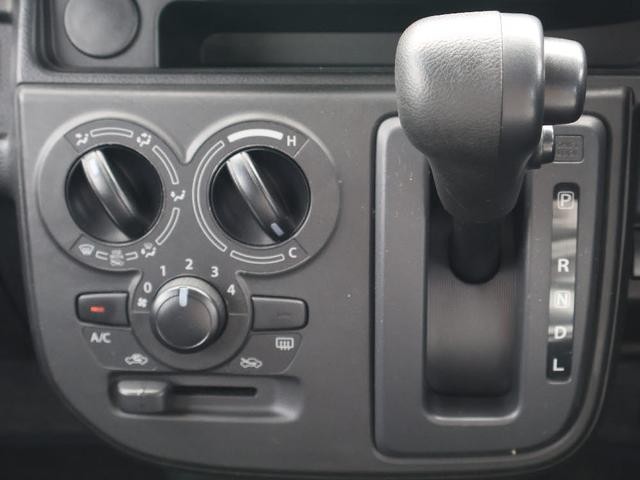 0403508A30261003W00211.jpg