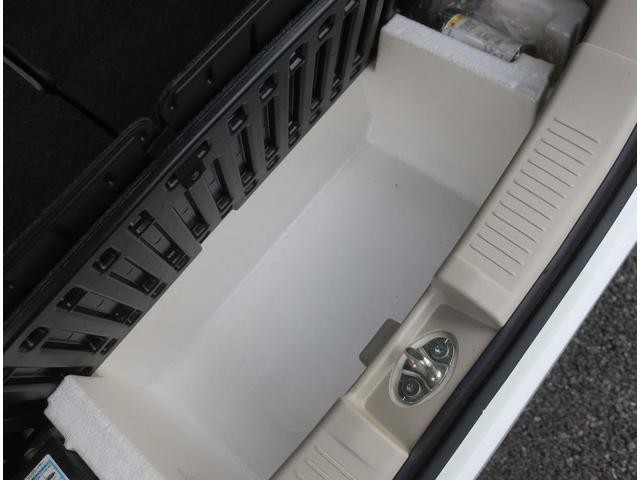 0504206A30261026W00116.jpg
