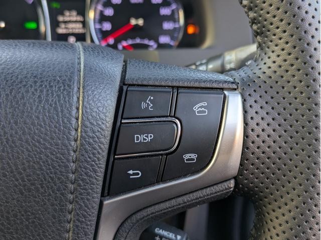 0704272A30260519W00117.jpg