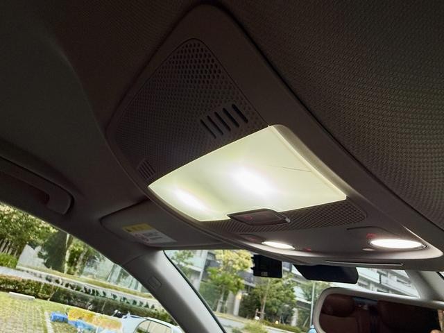 0720344A30261025W00113.jpg