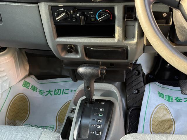 0510915A30260429W00113.jpg