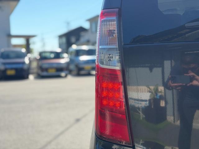 1002530A30260824W00118.jpg