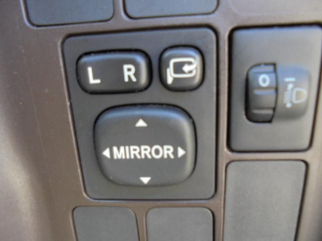 0704195A30260502W00111.jpg