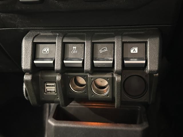 0509824A30260929W00906.jpg