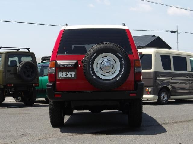 0707437A30260502W00204.jpg