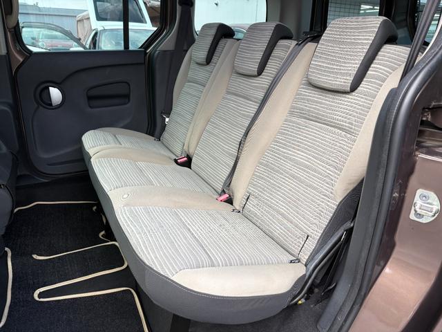 0403341A30260619W00209.jpg