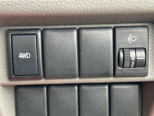 0900605A30260622W00419.jpg