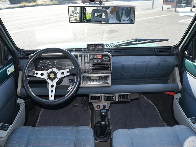 9571790A30261025W00115.jpg