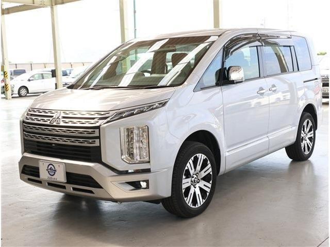 2024 Mitsubishi Delica, photo 1 of 1