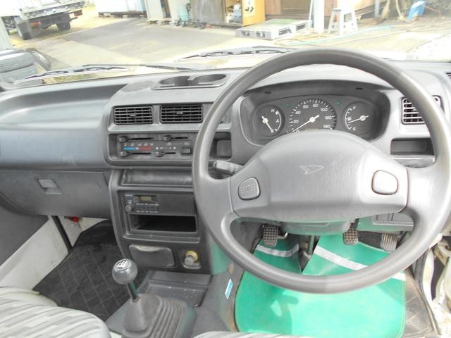 0204960A30260805W00108.jpg