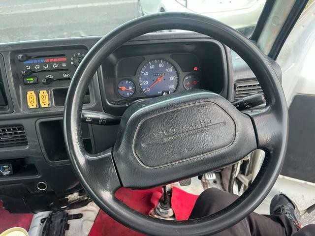 0540896A30261016W00210.jpg