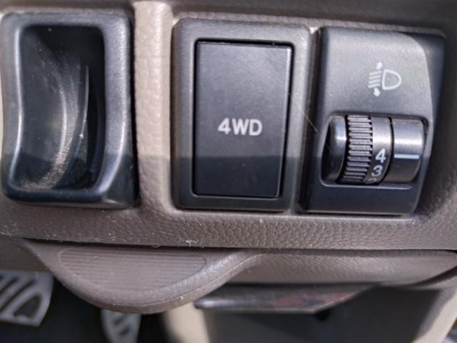 1300023A30261027W00209.jpg