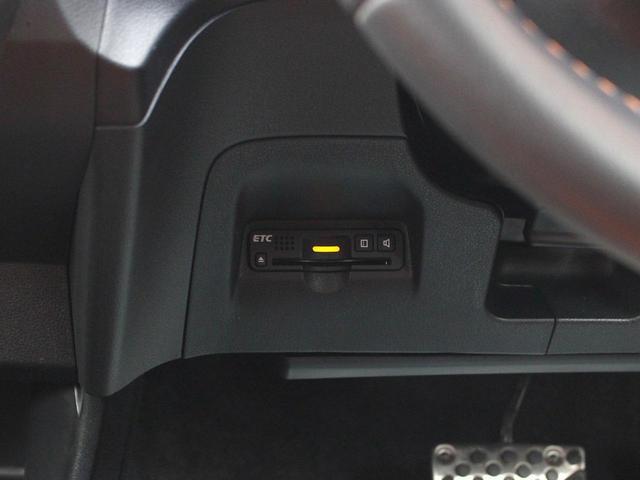 0520029A30251015W00212.jpg
