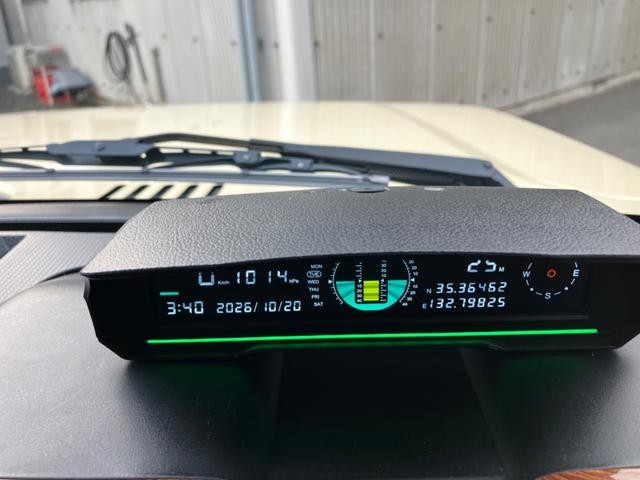 1002147A30261021W00103.jpg