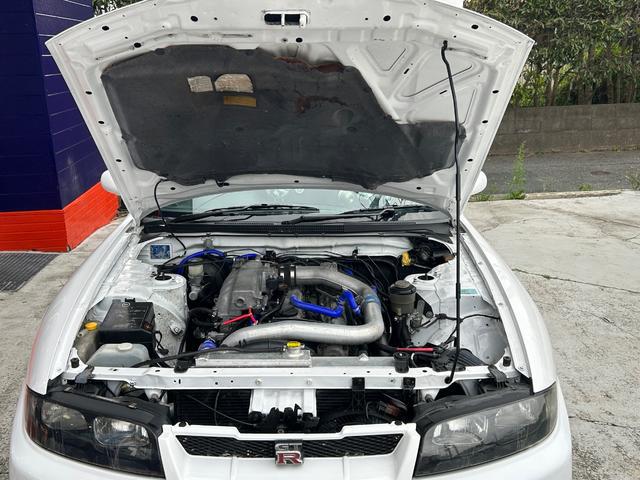 0208970A30260501W00104.jpg