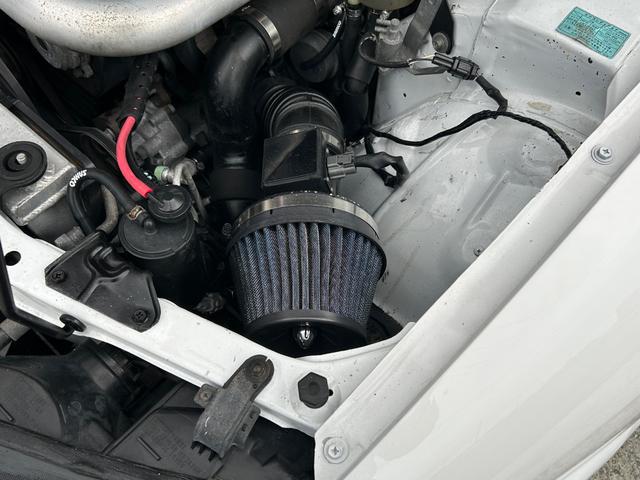0208970A30260501W00108.jpg