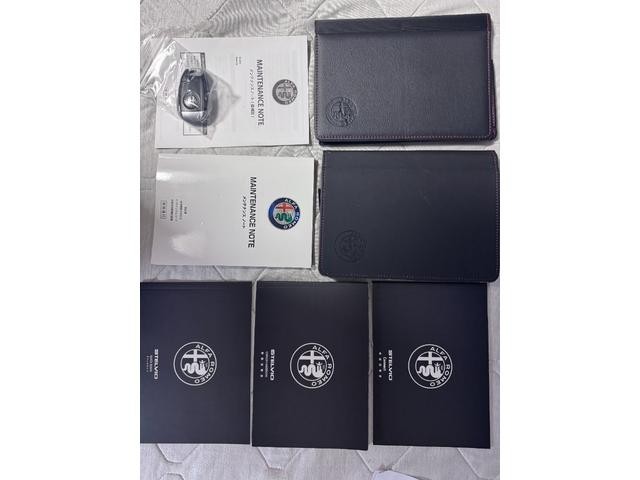 9730617A30260922W00211.jpg