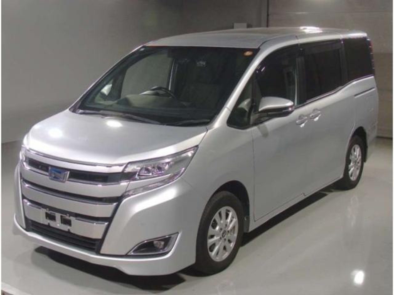 2021 Toyota Noah, photo 1 of 1