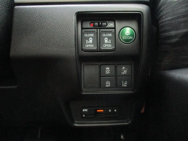 0540599A30260803W00119.jpg