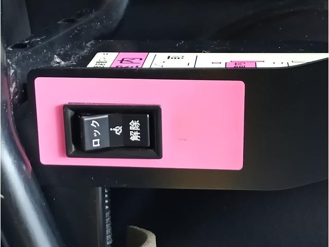 0620028A30260718W00110.jpg
