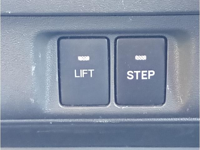 0620028A30260722W00218.jpg