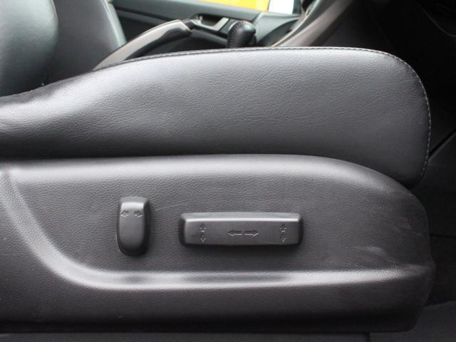 0520029A30260616W00205.jpg