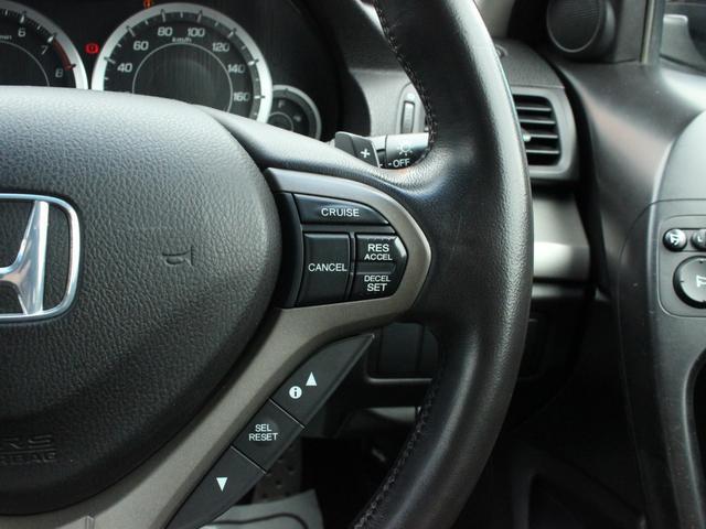 0520029A30260616W00212.jpg