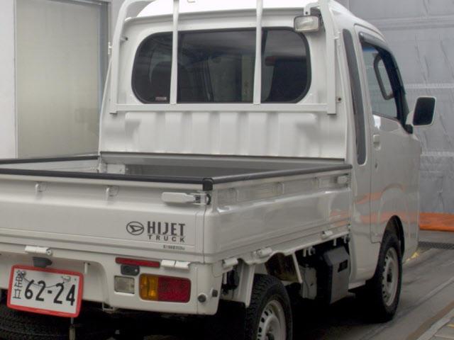 fc2aeff11c3b1ba6a6c93169ce918ea7.jpg