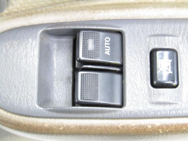 0530123A30260922W00715.jpg