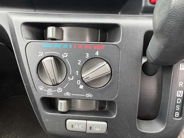 0174216A30260805W03102.jpg