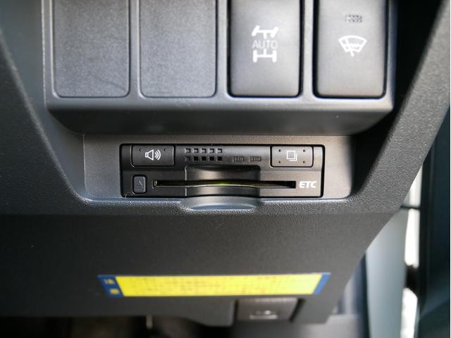 0540871A30260804W00113.jpg