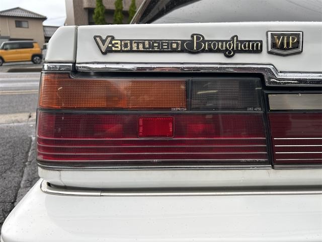 1001855A30261025W00112.jpg