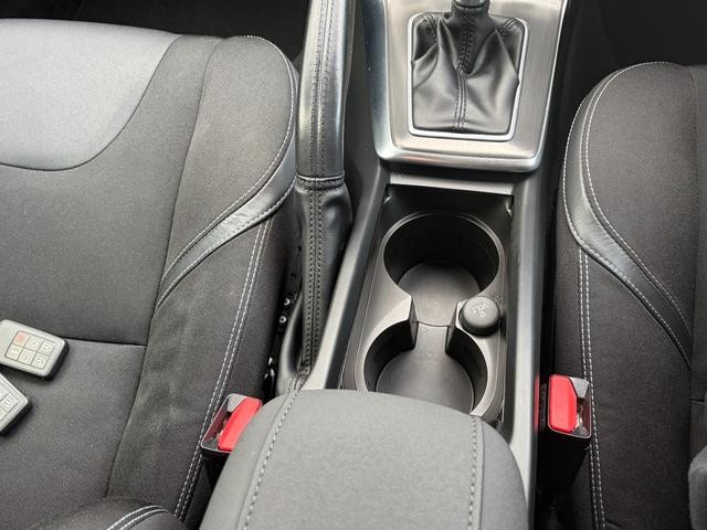 0804735A30261028W00114.jpg