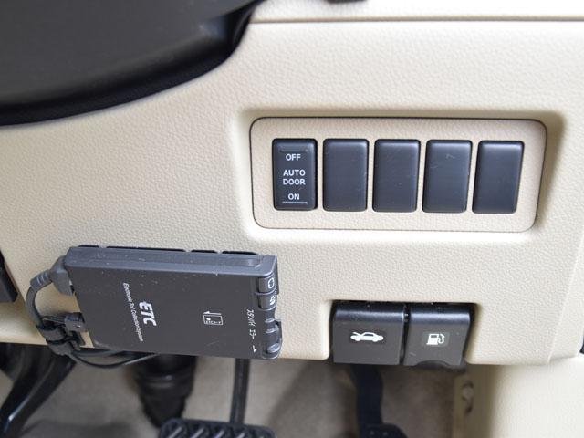 0504219A30260425W00108.jpg