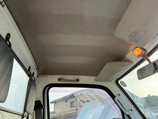 0124925A30260822W00119.jpg