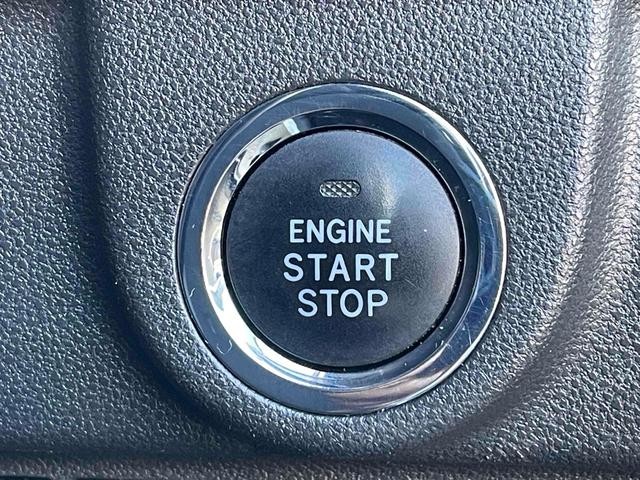 0201924A30260807W00306.jpg