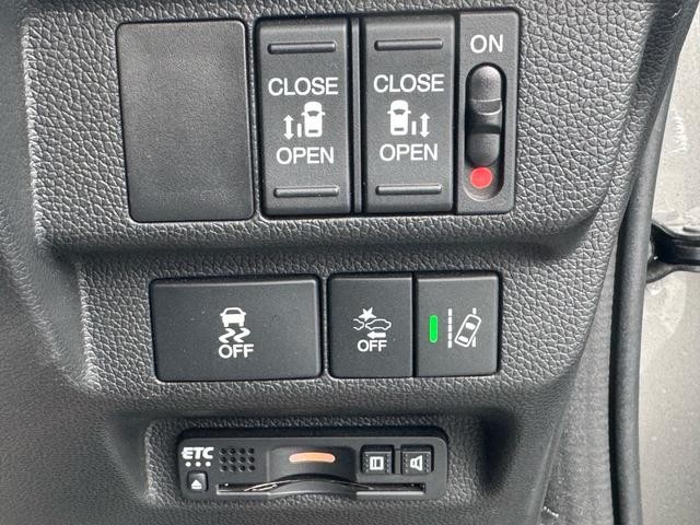 0541447A30260929W00306.jpg