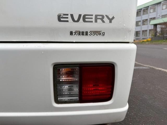 0303738A30260501W00207.jpg